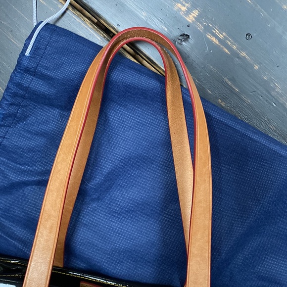 Dooney & Bourke Black Patent Leather Purse - Picture 15 of 16